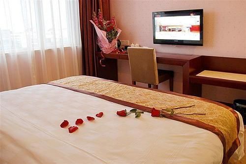 Чэнду: Super 8 Collection Hotel (Chongzhou Government Center Square)
