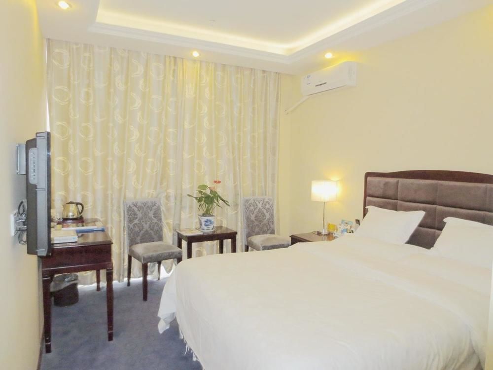Чэнду: Pai Hotel Chengdu Cu Bridge Oushang City of Female Shoes