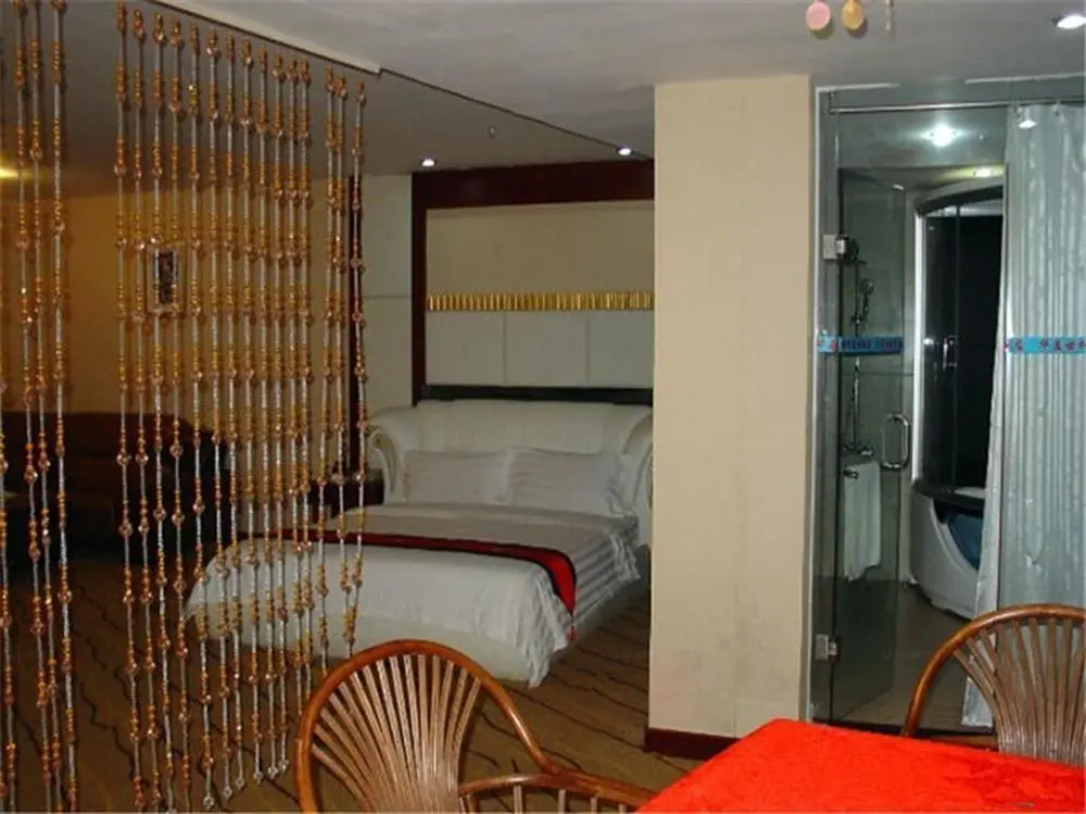 Чжухай: Huaxia Hotel (Zhuhai Doumen Gymnasium Zhongxing South Road)
