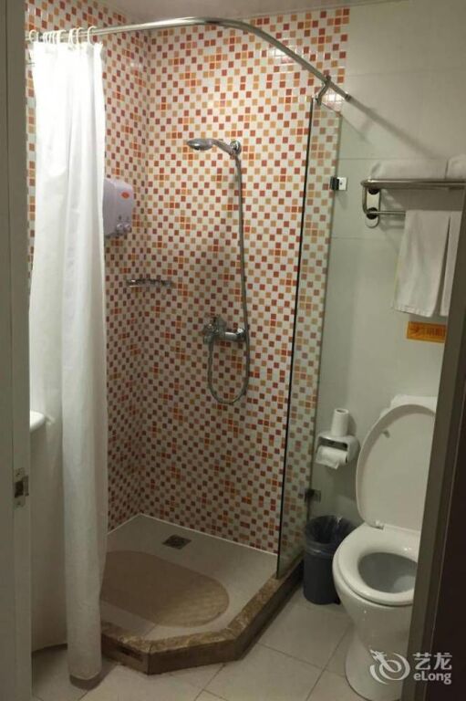 Шэньчжэнь: Home Inn (Shenzhen Longgang Avenue Buji Metro Station)