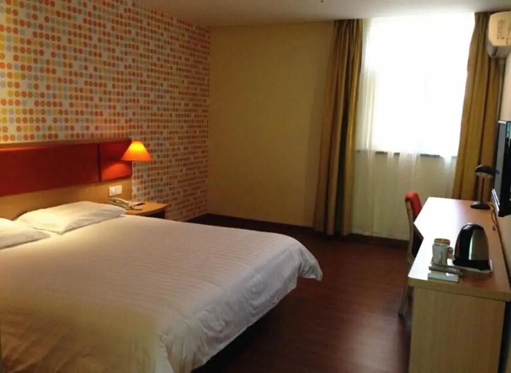 Шэньчжэнь: Home Inn (Shenzhen Longgang Avenue Buji Metro Station)