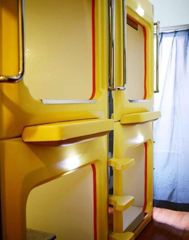 Сиань: Simple Capsule Hotel