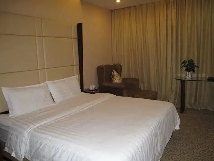 Чжухай: Brilliant Sky Business Hotel