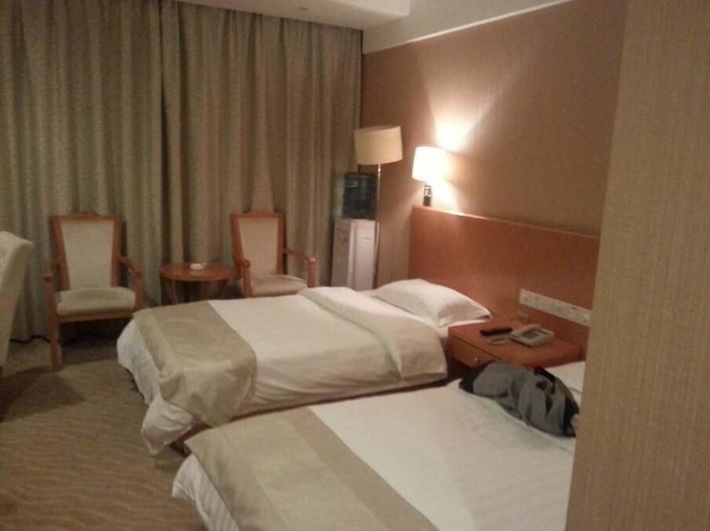 Куньмин: Kunming Changshui Airport Dezun Business Hotel