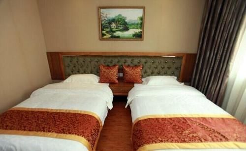 Чэнду: Chengdu Xiangping Business Hotel