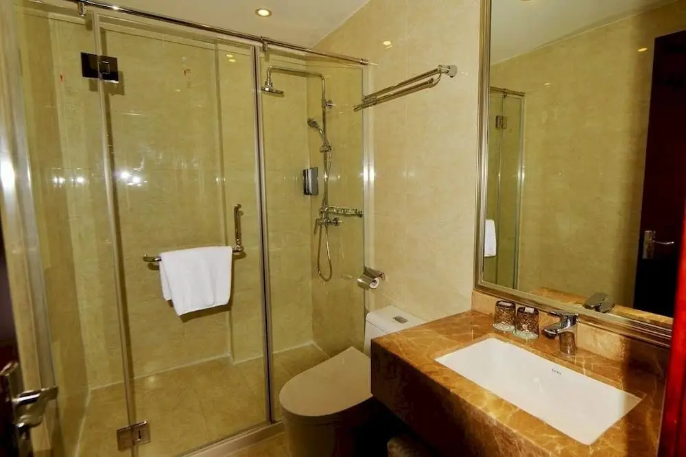Циндао: Qingdao Yahai Hotel