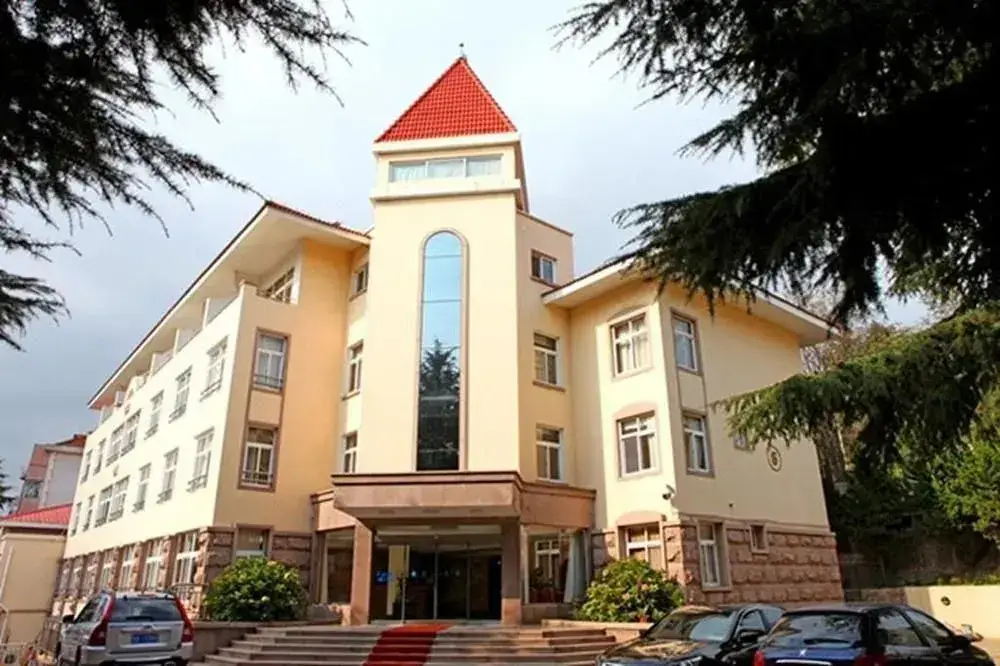 Циндао: Runhang Hotel