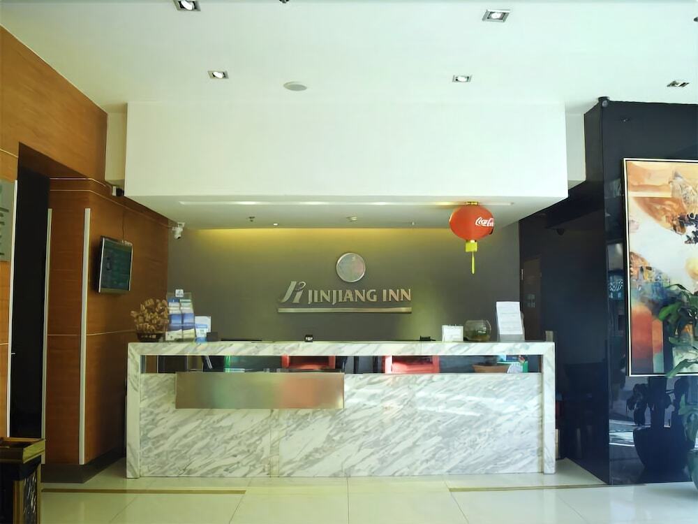 Куньмин: Jinjiang Inn Kunming Chenggong Square Dounan Huahui Hotel