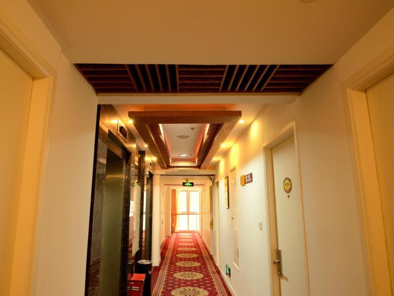 Шанхай: 24K International Hotels Nanjing Road Pedestrian Street