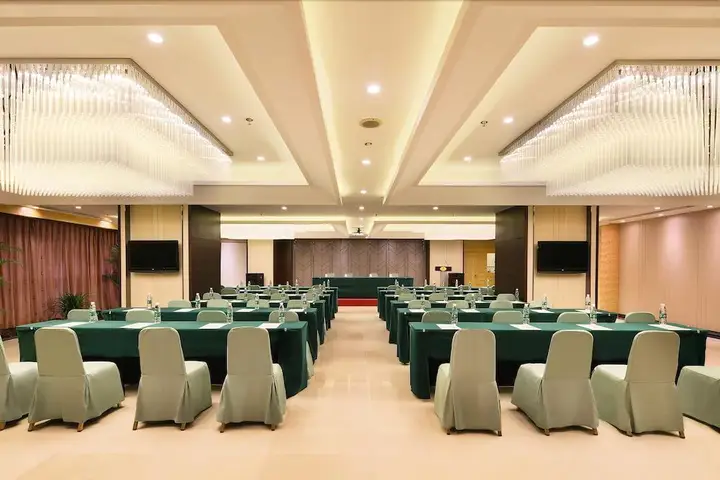 Чэнду: Xinhua International Hotel