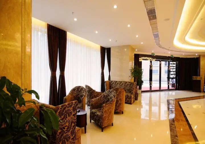 Чэнду: For Star Hotel Renmin North Road