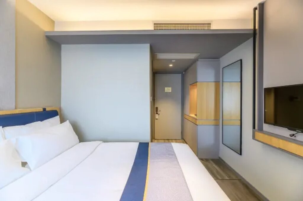 Тяньцзинь: Home Inn Selected (Tianjin Railway Station, Jinwan Square Metro Station)