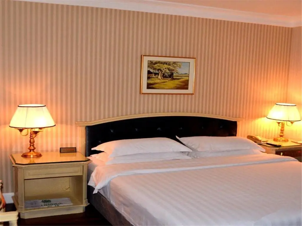 Пекин: Holiday Garden Hotel