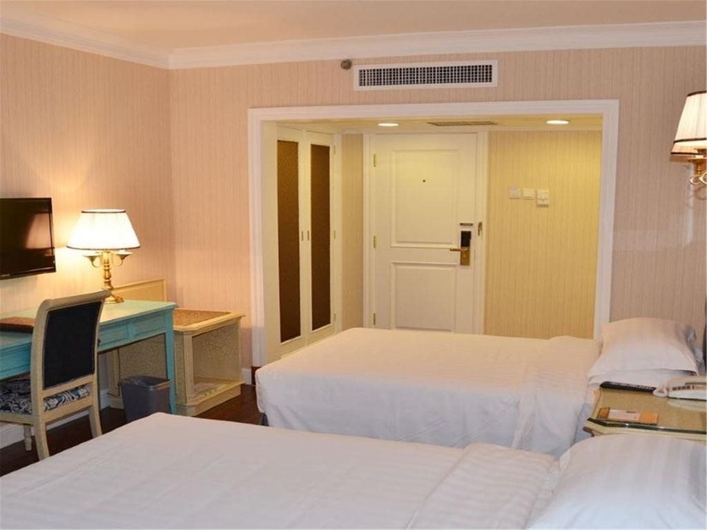 Пекин: Holiday Garden Hotel