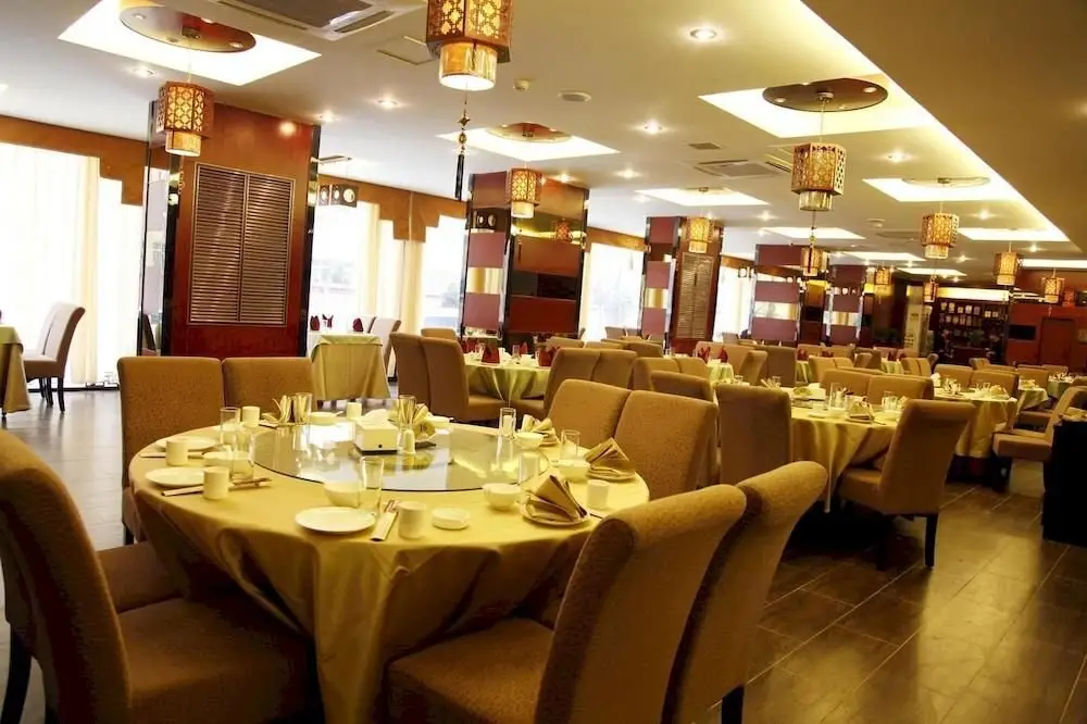 Пекин: Deer Spring Hotel