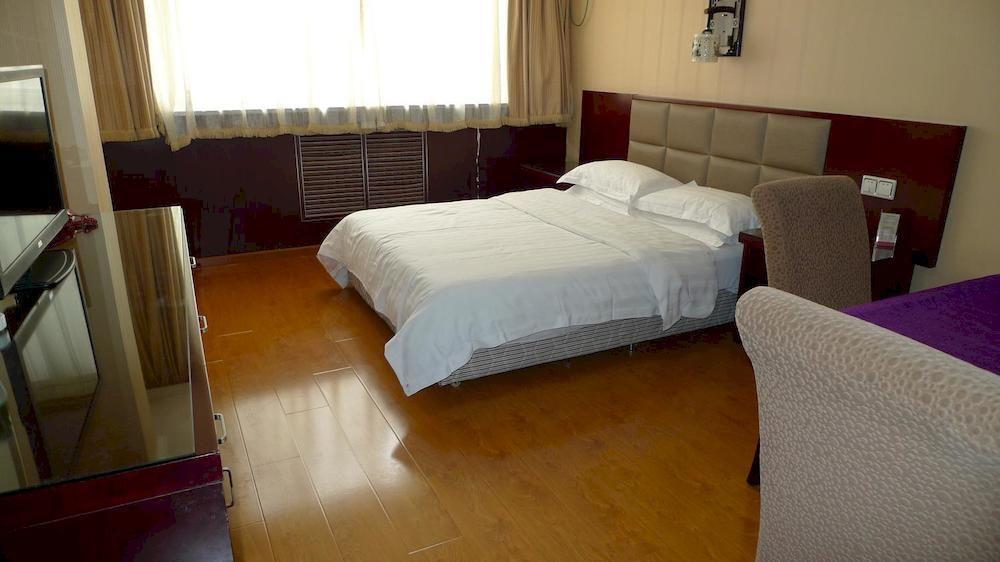 Пекин: Deer Spring Hotel