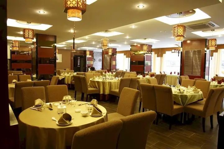 Пекин: Deer Spring Hotel