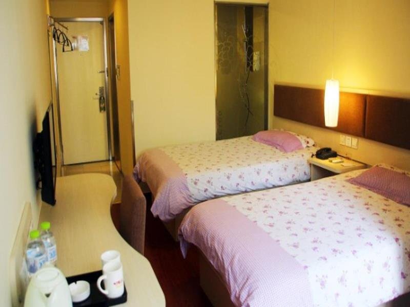 Нанкин: Motel 168 Ming Wa Lang Inn