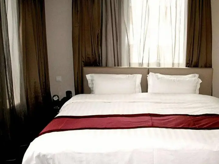Нанкин: Nanjing New Century Hotel