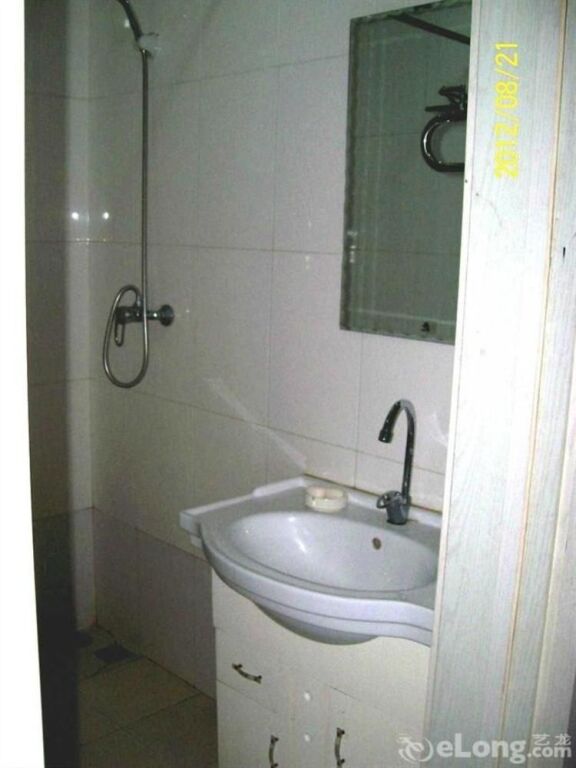 Далянь: Champs Elysees Jinfu Apartment