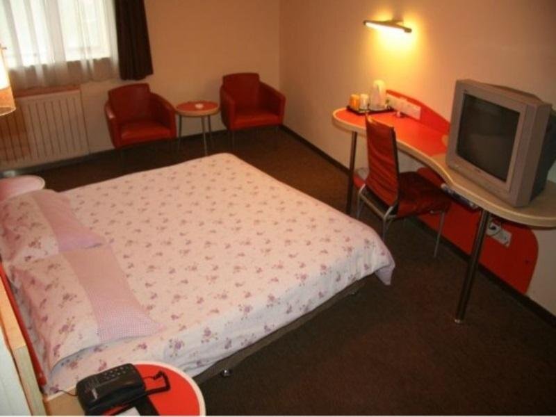 Циндао: Motel 168 Zhenjiang North Road