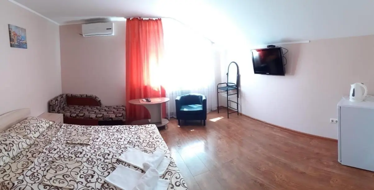 Витязево: Guest House Tango