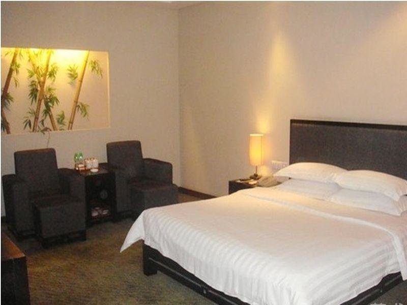 Дунгуань: Jianglong Hotel (Dongguan Houjie Wanda Plaza)
