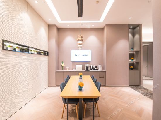 Чунцин: Home Inn Chongqing Jiefangbei Xiaoshizi Metro Station