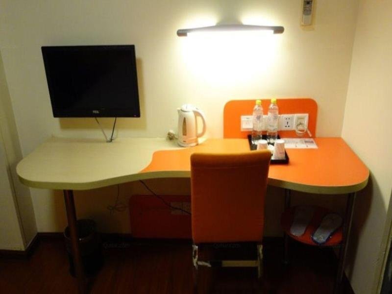 Чунцин: Motel 168 Chongqing ShangQingSi Road Inn