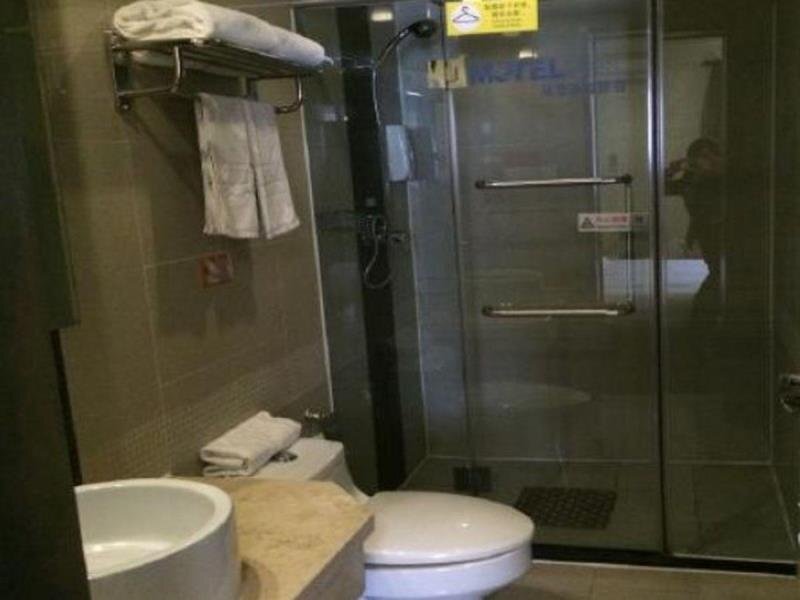 Чунцин: Motel 168 Chongqing ShangQingSi Road Inn