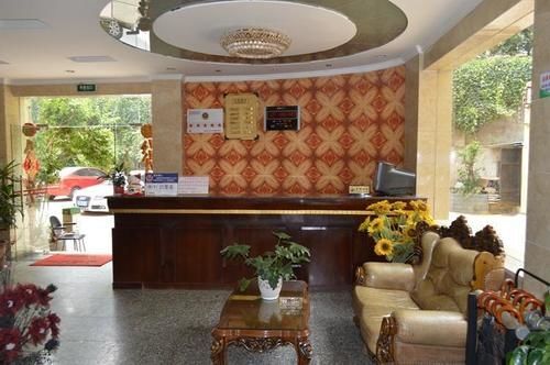 Куньмин: Xinsheng Hotel