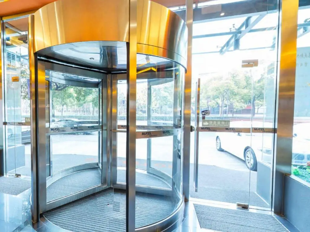 Шанхай: Homeinns AiFeel Hotel (Shanghai Ninth People’s Hospital Lujiabang Road Metro Station)