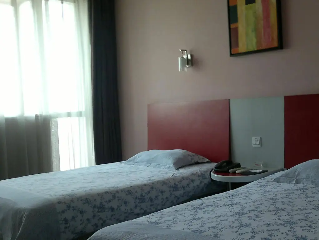 Ухань: Motel168 Huaqiao Inn