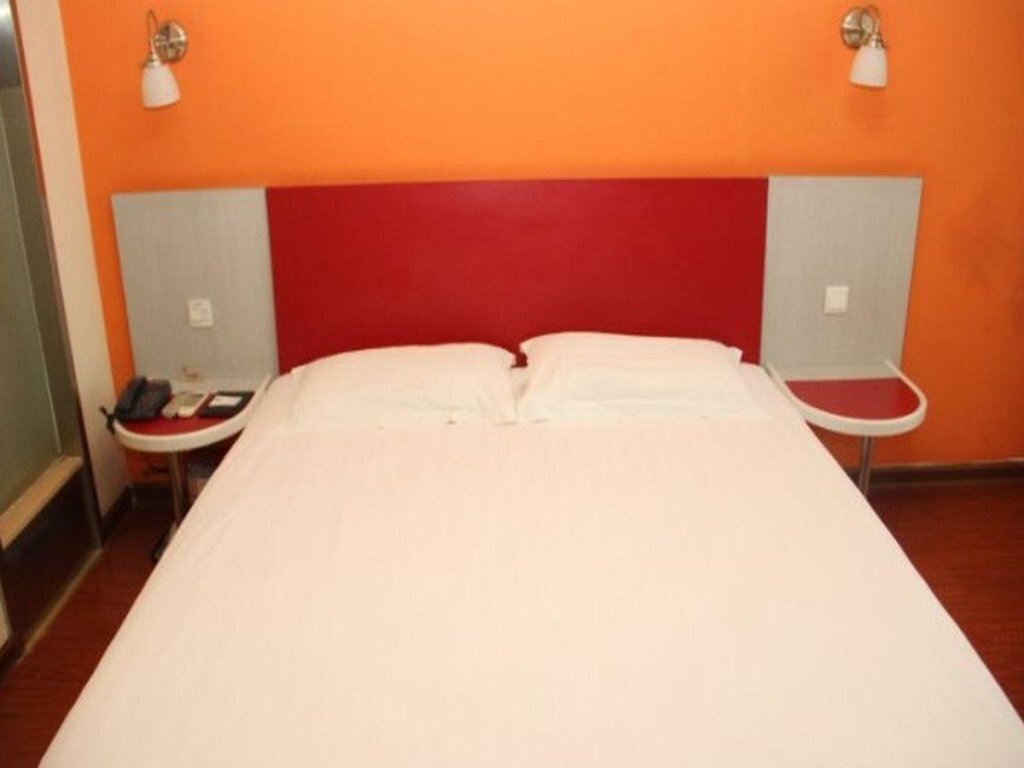 Ухань: Motel168 Huaqiao Inn