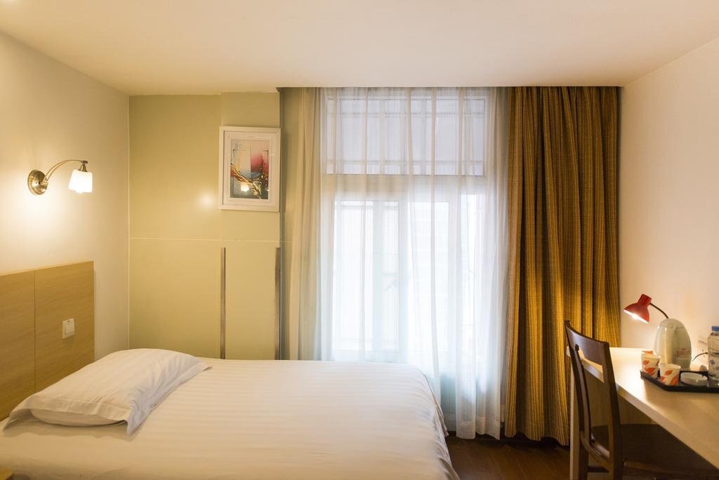Шанхай: Motel 168 Shanghai Chongming Bayi Road