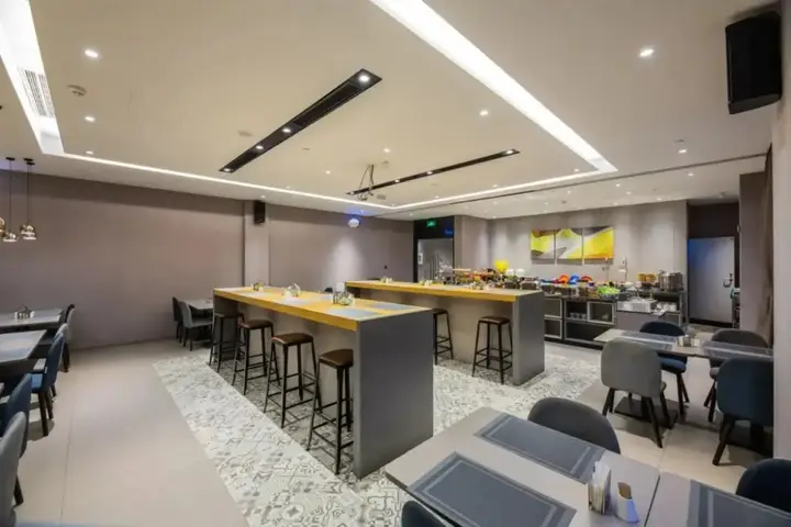 Чанша: Homeinn Selected Hotel (Changsha Xindaxin Wu Yi Square Subway Station)