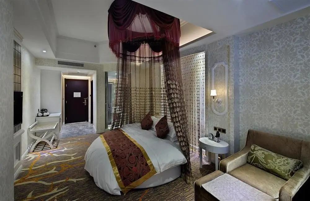 Фучжоу: Vienna International Hotel Fuzhou Cangshan Longfu