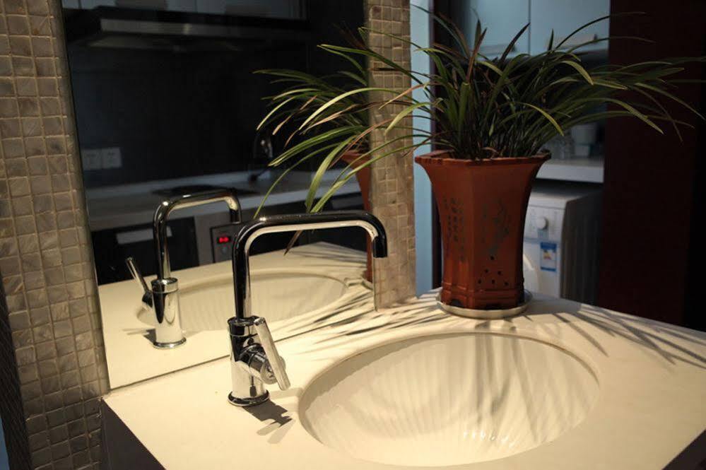 Нанкин: Nanjing Kaibin Apartment-Zhujianglu Muma Branch