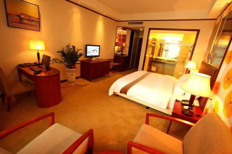 Шэньчжэнь: F Hotel