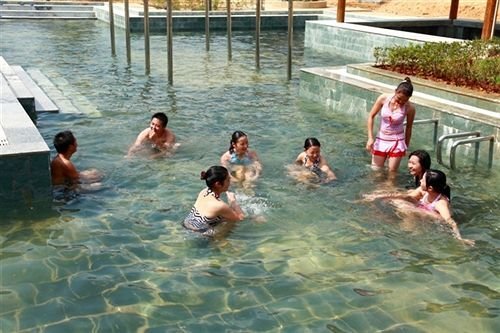Гуйлинь: Guilin Dan Xia Hot Spring