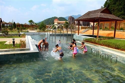Гуйлинь: Guilin Dan Xia Hot Spring