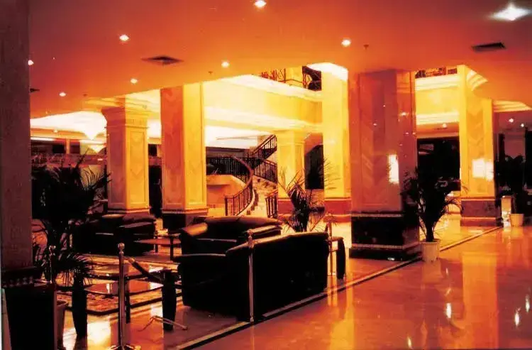 Golden Eagle Hotel — фото 1