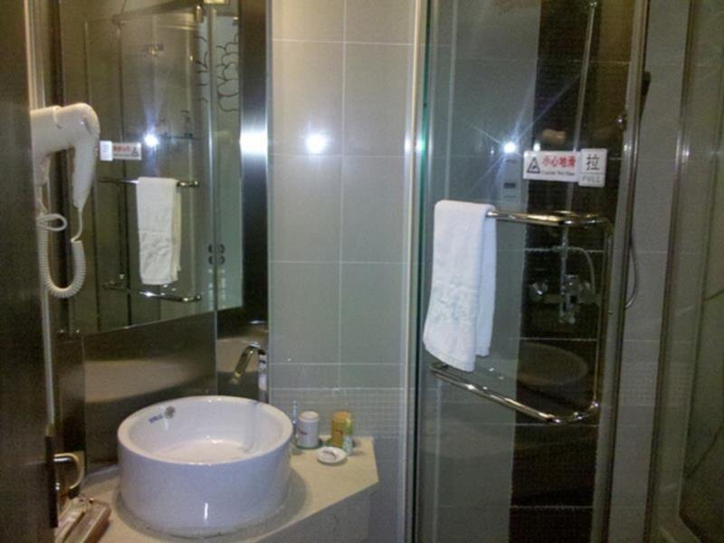 Цзилинь: Motel 168 Ji Lin Railway Station Inn