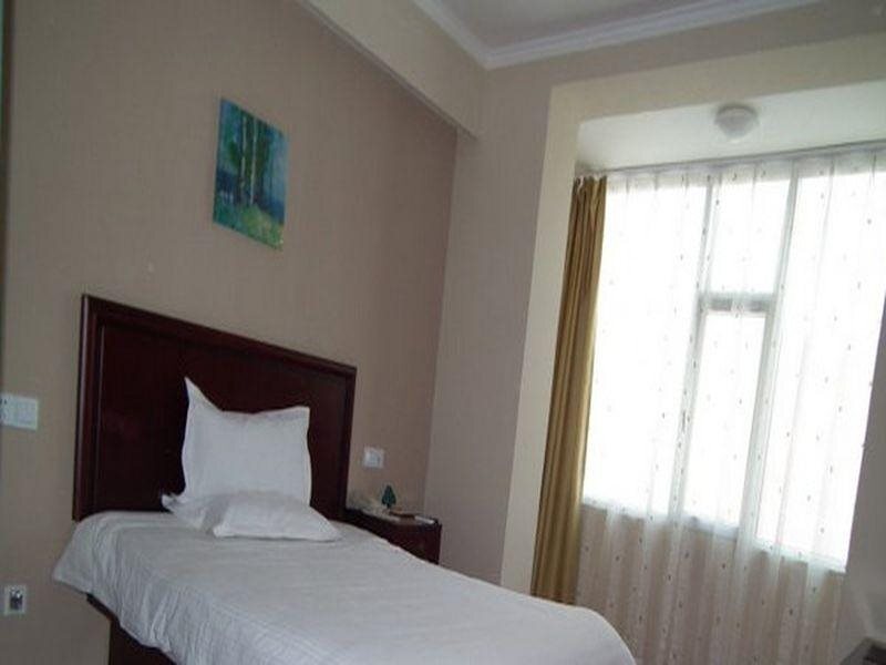 Тайюань: GreenTree Inn Taiyuan Wuyi Road Express