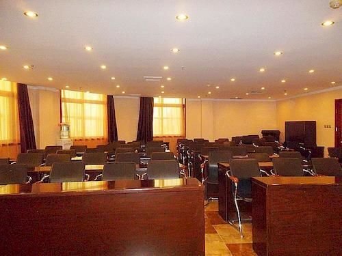 Баодин: Baoding Tengda Hotel