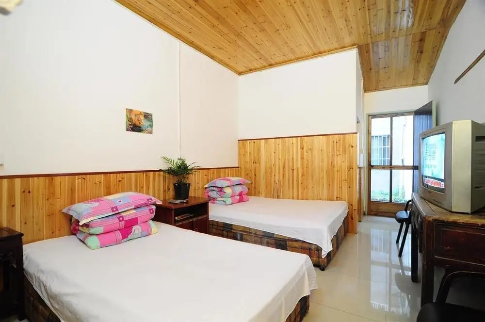 Цзясинь: Xitang Tong Fu Hotel
