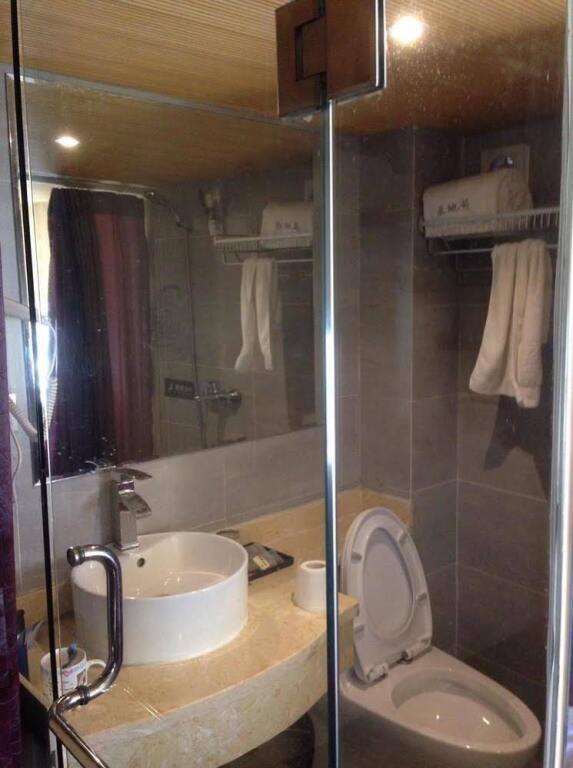 Циндао: Ya Di Li Hotel