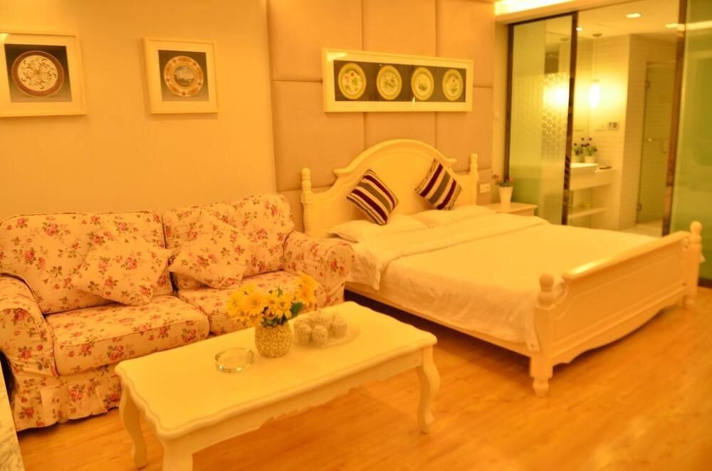 Four Leaf Clover Boutique Apartment Hotel — фото 1