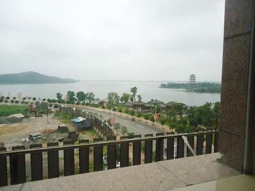 Сяньнин: Mountain and Lake No.1 Hotel