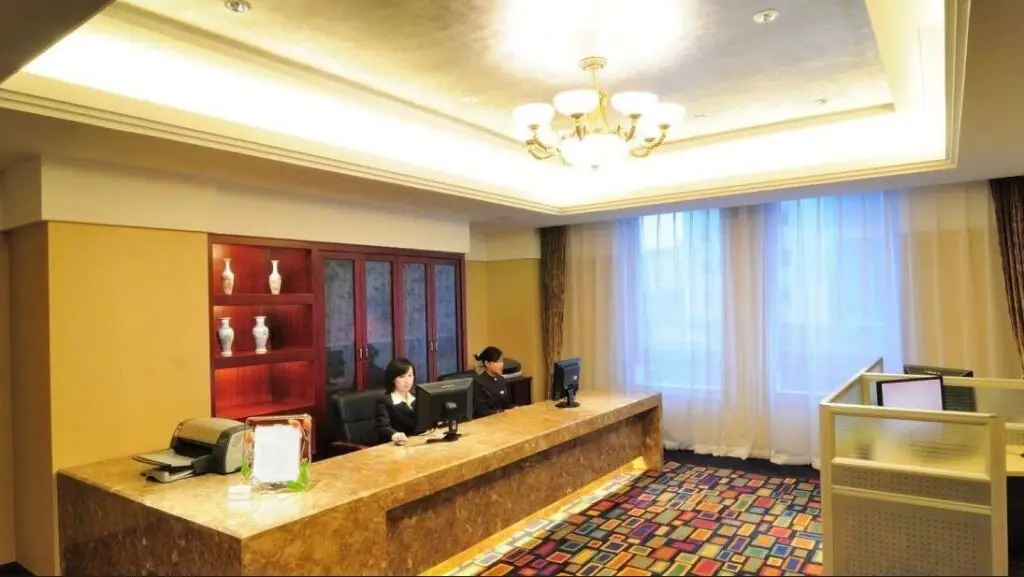 China Palace Hotel — фото 1